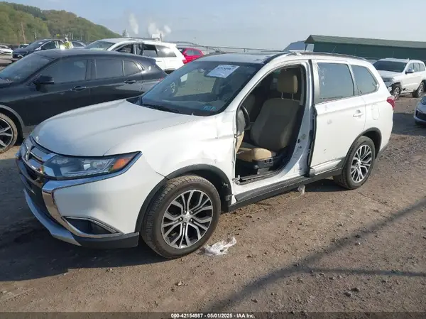 JA4AZ3A36GZ012187 2016 MITSUBISHI OUTLANDER - Image 2