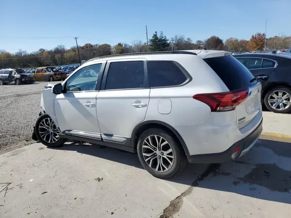 JA4AZ3A36GZ014246 2016 MITSUBISHI OUTLANDER - Image 2