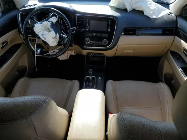 JA4AZ3A36GZ014246 2016 MITSUBISHI OUTLANDER - Image 8