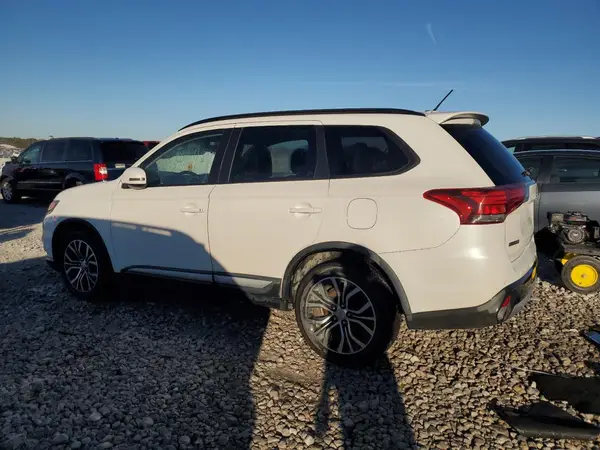 JA4AZ3A36GZ015283 2016 MITSUBISHI OUTLANDER - Image 2