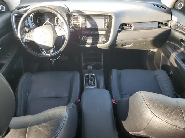 JA4AZ3A36GZ015283 2016 MITSUBISHI OUTLANDER - Image 8