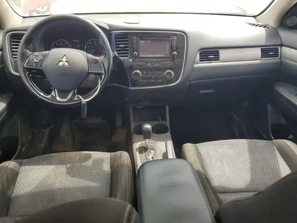 JA4AZ3A36GZ015560 2016 MITSUBISHI OUTLANDER - Image 8