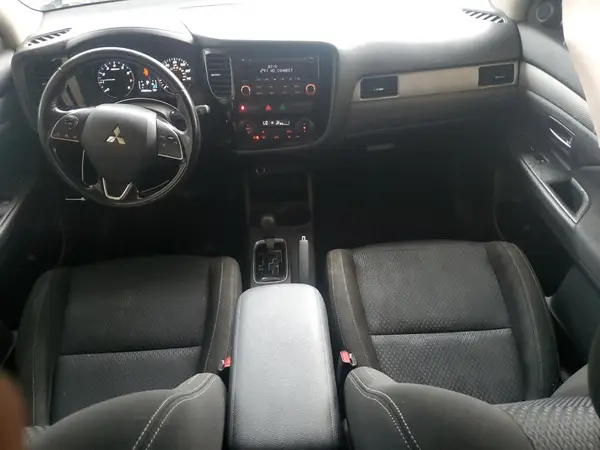 JA4AZ3A36GZ016546 2016 MITSUBISHI OUTLANDER - Image 8