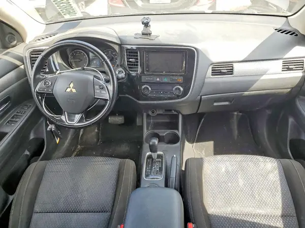 JA4AZ3A36GZ017311 2016 MITSUBISHI OUTLANDER - Image 8