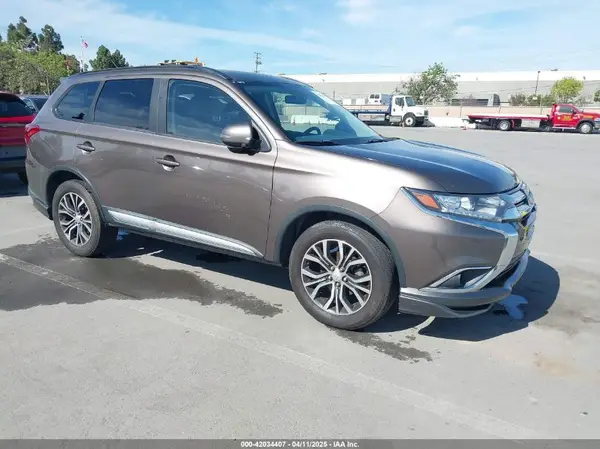 JA4AZ3A36GZ018927 2016 MITSUBISHI OUTLANDER - Image 1