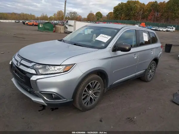 JA4AZ3A36GZ023903 2016 MITSUBISHI OUTLANDER - Image 2
