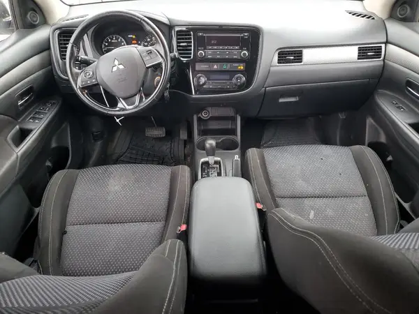 JA4AZ3A36GZ031967 2016 MITSUBISHI OUTLANDER - Image 8