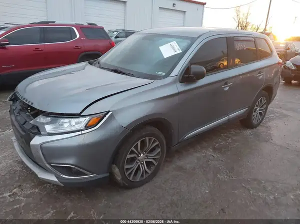 JA4AZ3A36GZ032391 2016 MITSUBISHI OUTLANDER - Image 2