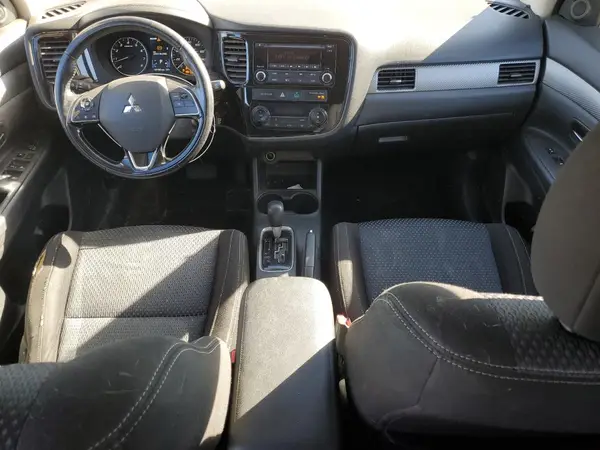 JA4AZ3A36GZ033041 2016 MITSUBISHI OUTLANDER - Image 8