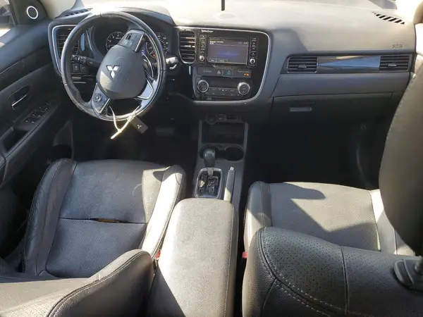 JA4AZ3A36GZ035582 2016 MITSUBISHI OUTLANDER - Image 8