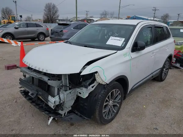 JA4AZ3A36GZ035629 2016 MITSUBISHI OUTLANDER - Image 2