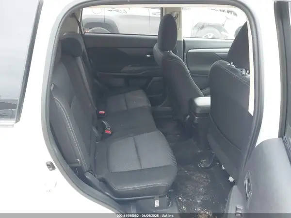JA4AZ3A36GZ035629 2016 MITSUBISHI OUTLANDER - Image 8