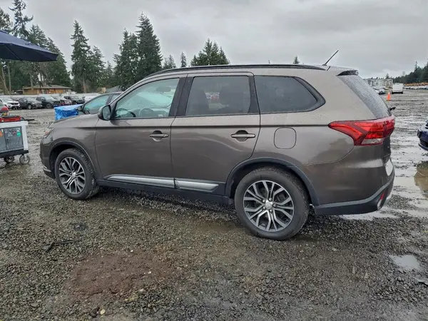 JA4AZ3A36GZ038627 2016 MITSUBISHI OUTLANDER - Image 2