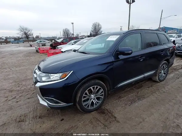 JA4AZ3A36GZ038823 2016 MITSUBISHI OUTLANDER - Image 2