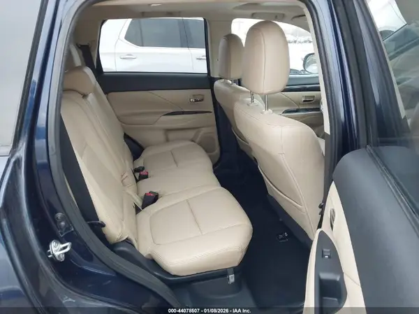 JA4AZ3A36GZ038823 2016 MITSUBISHI OUTLANDER - Image 8