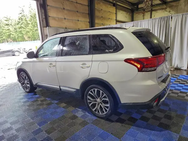 JA4AZ3A36GZ039034 2016 MITSUBISHI OUTLANDER - Image 2