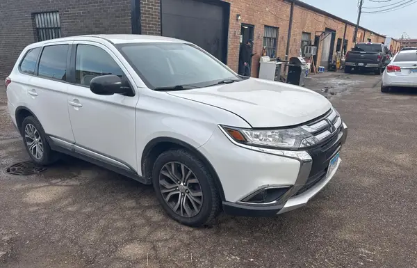 JA4AZ3A36GZ041897 2016 MITSUBISHI OUTLANDER - Image 1