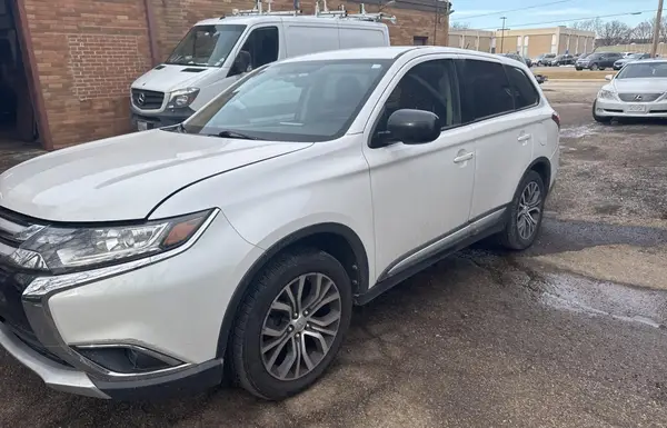 JA4AZ3A36GZ041897 2016 MITSUBISHI OUTLANDER - Image 2