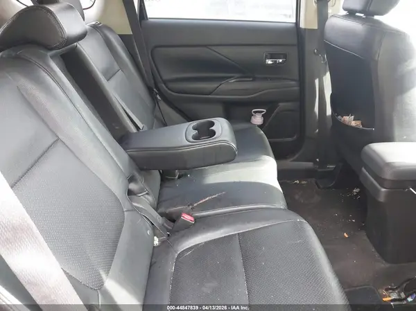 JA4AZ3A36GZ042404 2016 MITSUBISHI OUTLANDER - Image 8