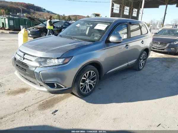 JA4AZ3A36GZ044377 2016 MITSUBISHI OUTLANDER - Image 2