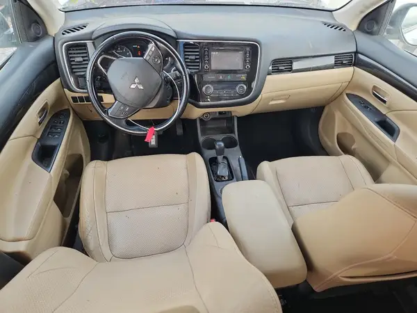 JA4AZ3A36GZ062331 2016 MITSUBISHI OUTLANDER - Image 8