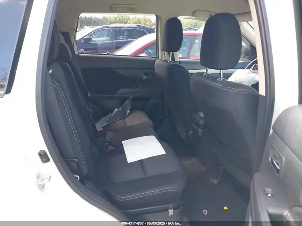 JA4AZ3A36HZ003006 2017 MITSUBISHI OUTLANDER - Image 8