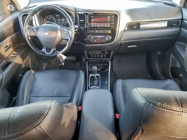 JA4AZ3A36HZ004205 2017 MITSUBISHI OUTLANDER - Image 8