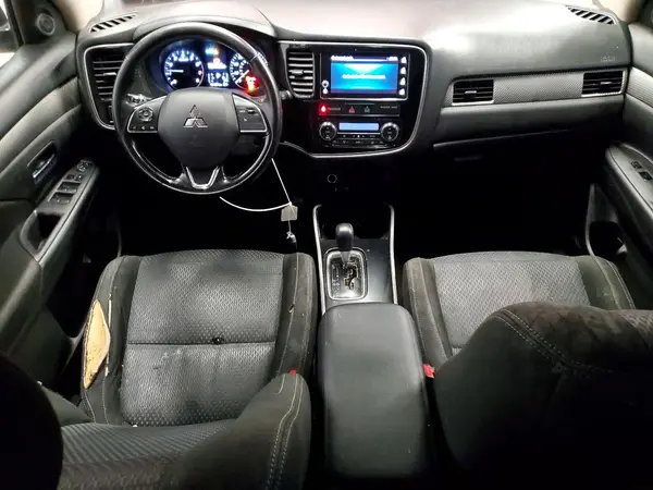 JA4AZ3A36HZ010845 2017 MITSUBISHI OUTLANDER - Image 8