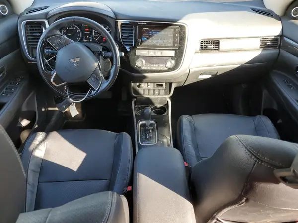 JA4AZ3A36HZ014409 2017 MITSUBISHI OUTLANDER - Image 8