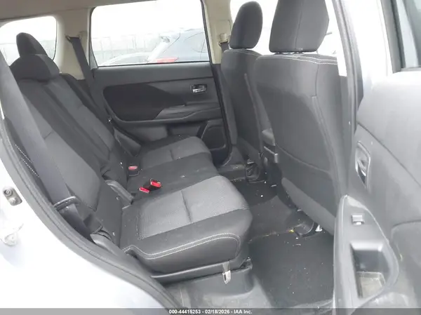 JA4AZ3A36HZ016032 2017 MITSUBISHI OUTLANDER - Image 8