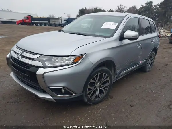 JA4AZ3A36HZ021974 2017 MITSUBISHI OUTLANDER - Image 2