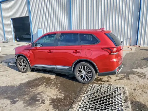 JA4AZ3A36HZ026429 2017 MITSUBISHI OUTLANDER - Image 2