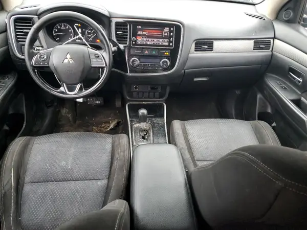 JA4AZ3A36HZ026513 2017 MITSUBISHI OUTLANDER - Image 8