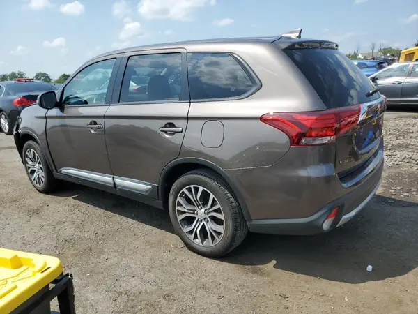 JA4AZ3A36HZ027533 2017 MITSUBISHI OUTLANDER - Image 2