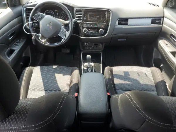 JA4AZ3A36HZ027533 2017 MITSUBISHI OUTLANDER - Image 8