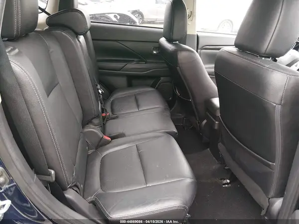 JA4AZ3A36HZ030142 2017 MITSUBISHI OUTLANDER - Image 8