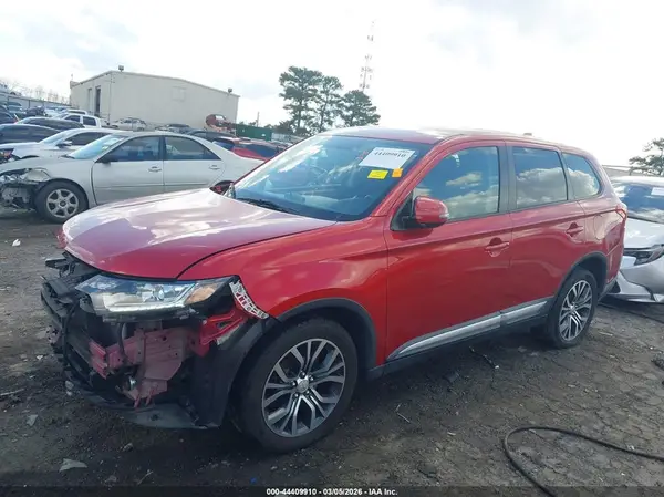 JA4AZ3A36HZ045384 2017 MITSUBISHI OUTLANDER - Image 2