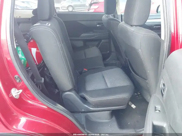 JA4AZ3A36HZ045384 2017 MITSUBISHI OUTLANDER - Image 8