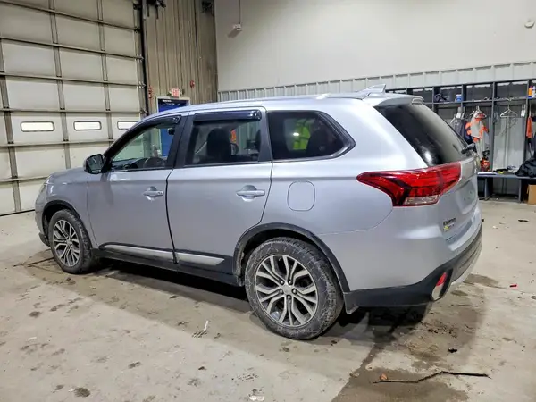 JA4AZ3A36HZ049256 2017 MITSUBISHI OUTLANDER - Image 2