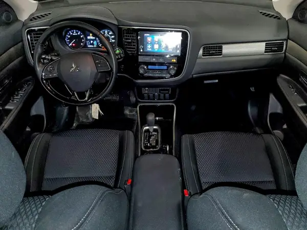 JA4AZ3A36HZ050102 2017 MITSUBISHI OUTLANDER - Image 8