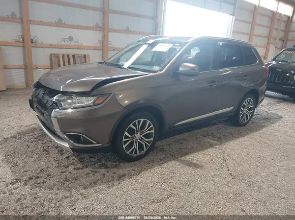 JA4AZ3A36HZ050732 2017 MITSUBISHI OUTLANDER - Image 2