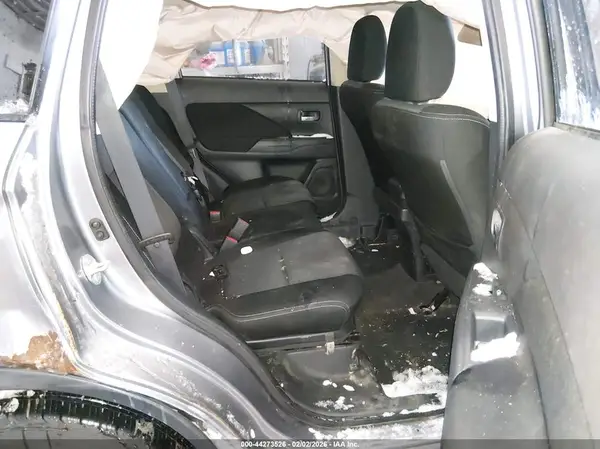 JA4AZ3A36HZ050777 2017 MITSUBISHI OUTLANDER - Image 8