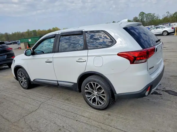 JA4AZ3A36HZ050844 2017 MITSUBISHI OUTLANDER - Image 2