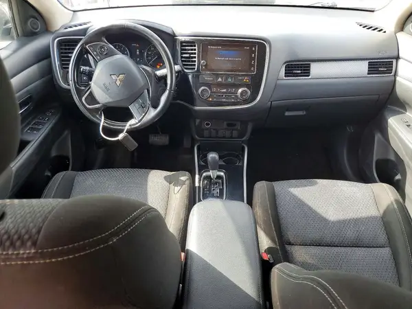 JA4AZ3A36HZ050844 2017 MITSUBISHI OUTLANDER - Image 8