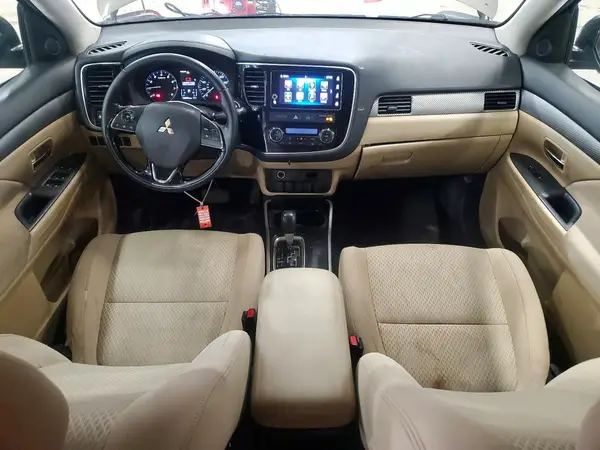 JA4AZ3A36HZ054747 2017 MITSUBISHI OUTLANDER - Image 8