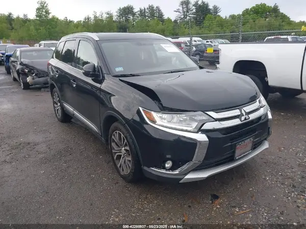JA4AZ3A36HZ060323 2017 MITSUBISHI OUTLANDER - Image 1