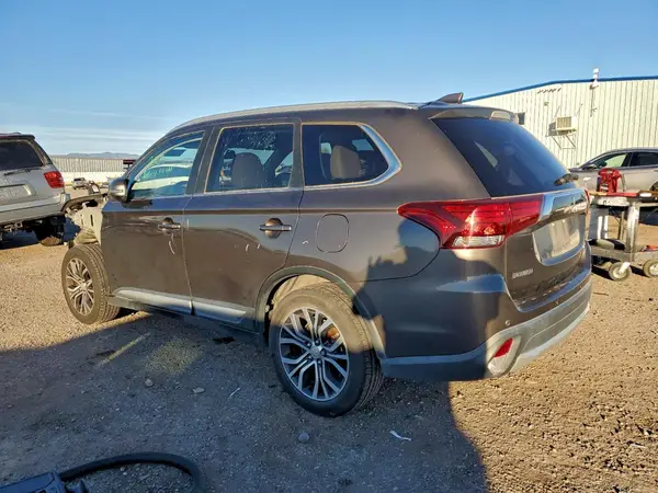 JA4AZ3A36HZ065005 2017 MITSUBISHI OUTLANDER - Image 2