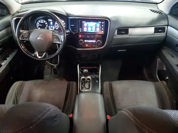 JA4AZ3A36HZ066378 2017 MITSUBISHI OUTLANDER - Image 8