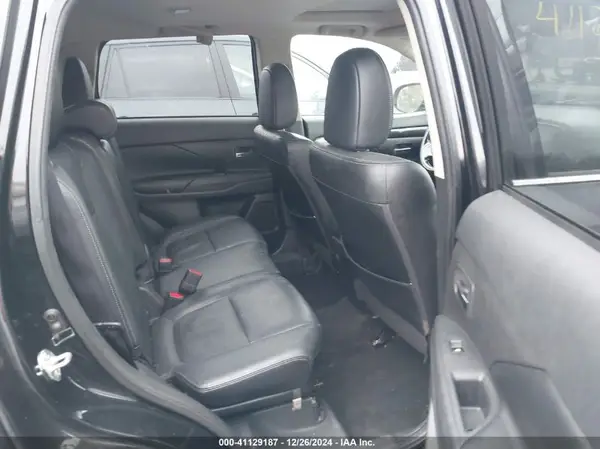 JA4AZ3A36JJ000675 2018 MITSUBISHI OUTLANDER - Image 8