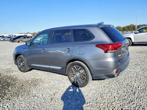 JA4AZ3A36JJ001129 2018 MITSUBISHI OUTLANDER - Image 2
